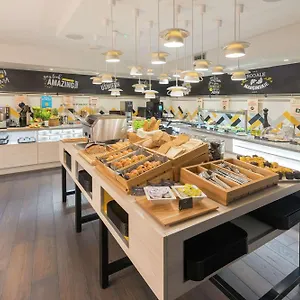 3* מלון Hampton By Hilton Old Town