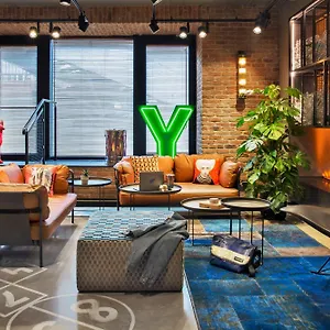 moxy-warsaw-praga.warsawhotelspoland.com/